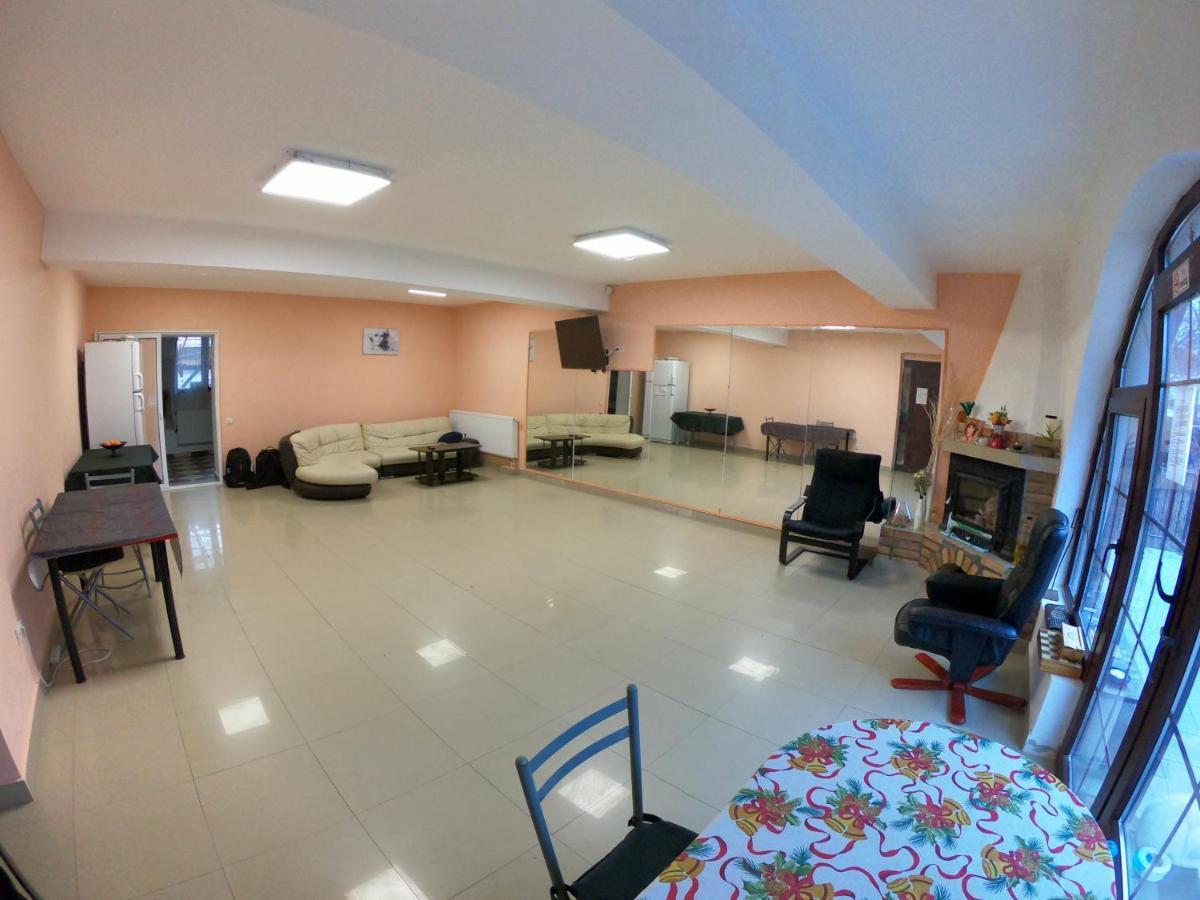 Hotel Anuta à Breaza  Extérieur photo